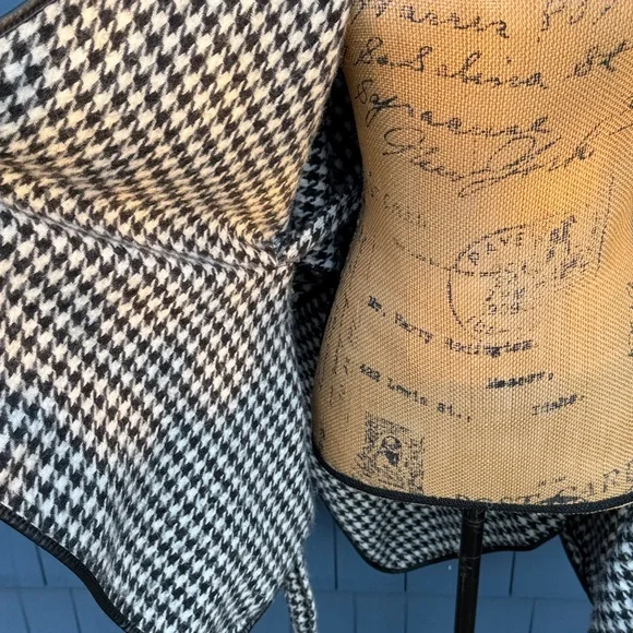 Black and White Houndstooth Wrap Poncho belted convertible soft - Picture 10 of 12